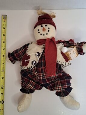 Vtg 80s Primitive Snowman woman Shelf Sitter Figure Handcrafted Folk Art Winter